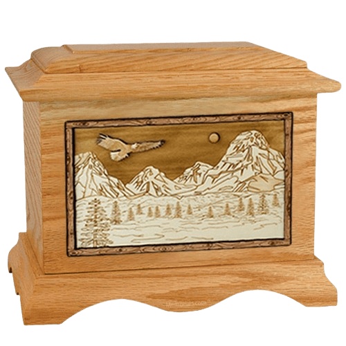 Mount Splendor Oak Cremation Urn