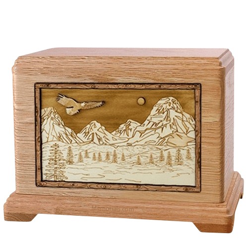 Mount Splendor Oak Hampton Cremation Urn