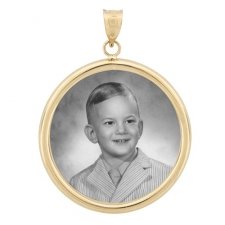Tranquility Yellow Gold Photo Pendant