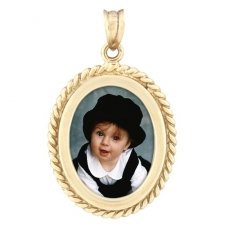 Twine Yellow Gold Photo Pendant