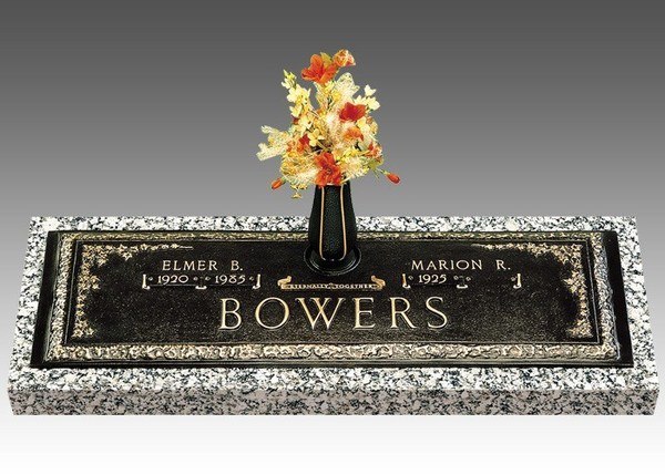 Dignity Ivy Bronze Headstone 36 x 13