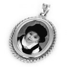 Twine White Gold Etched Pendant